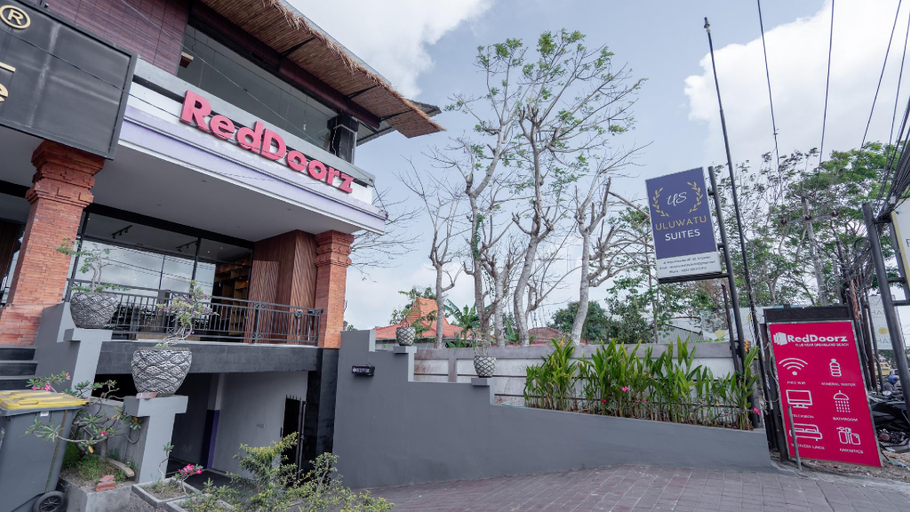 Exterior & Views 2, RedDoorz @ Uluwatu Suites, Badung