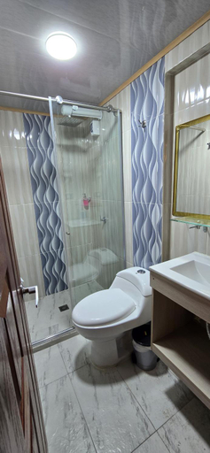 Bathroom 3, HOTEL EL VALENCIA, Sonsón
