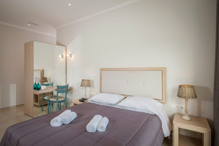 Room 4, Mear Double Luxury - Cretan Garden Hideaway, Crete