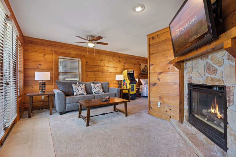 Others 5, Suite at Dollywood Lane, Sevier