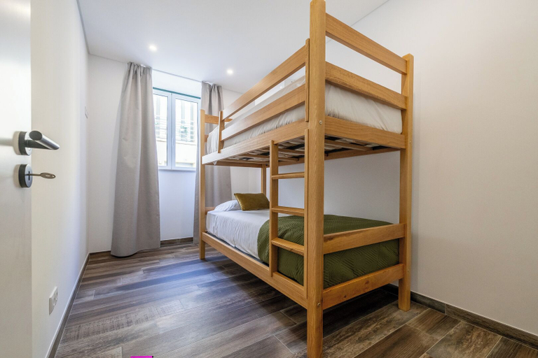 Bedroom 2, Roots Apartments, Faro