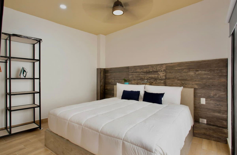 Room 2, 3Br Exclusive TH w Spacious Roof Private Pool, Cozumel