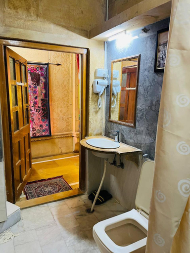 Bathroom 3, Hotel Oasis Haveli, Jaisalmer