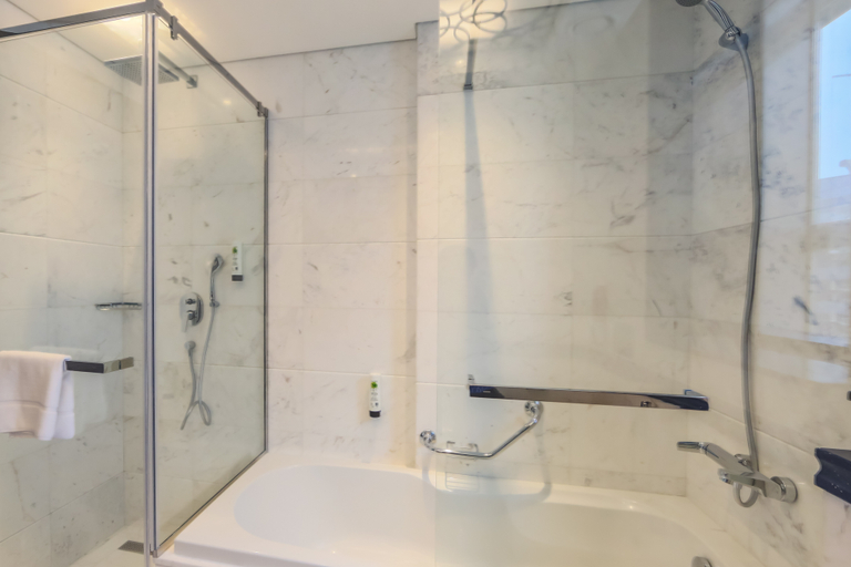 Bathroom, Edge Creekside Hotel, Dubai