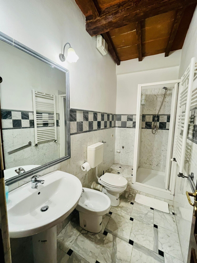 Bathroom 5, Best Guelfa Affittacamere, Florence