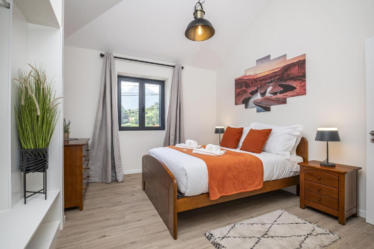 Bedroom 2, Basalt Dwelling II by Homie, São Vicente