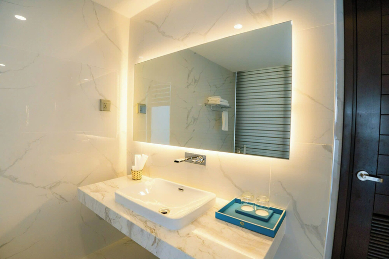 Bathroom 3, Gold Riverside Apartment & Villa, Da Nang