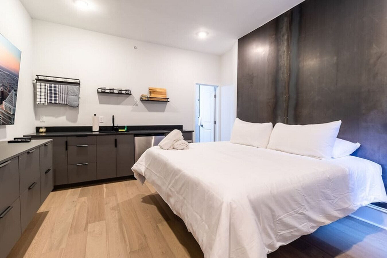 Bedroom 3, Glamorous Lux Studio - Unit 7, Philadelphia