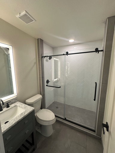 Bathroom 3, The Depot Hotel, Williamson