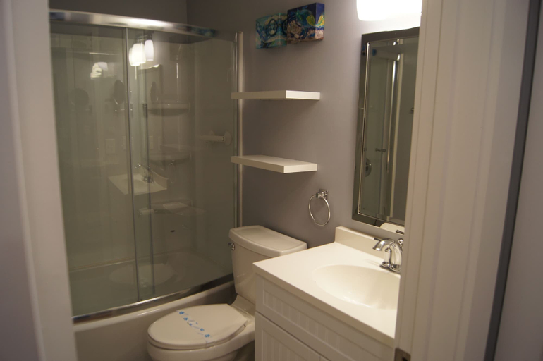 Bathroom 4, Sea Cloisters 304a, Horry