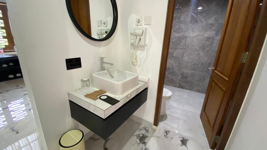 Bathroom 6