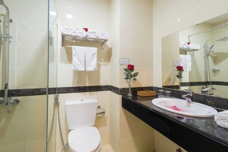 Bathroom 4, GOLDEN LIGHT HOTEL, Da Nang