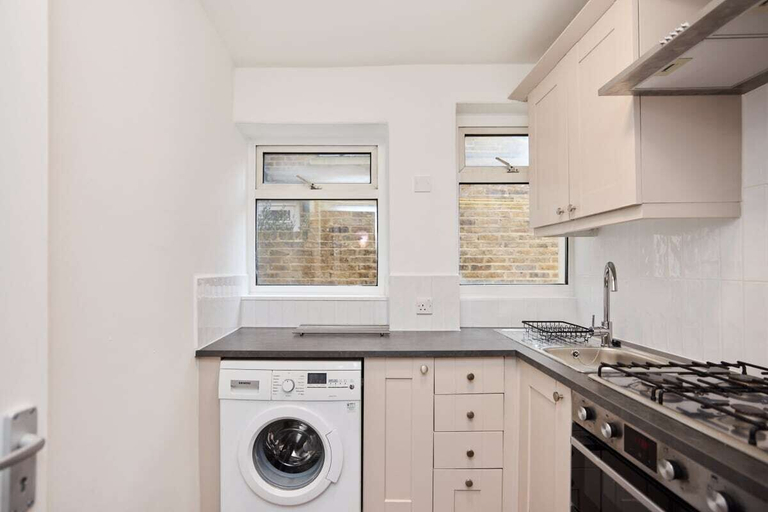 Others 5, The Maida Hill Hideout - 2bdr Flat With Courtyard, London