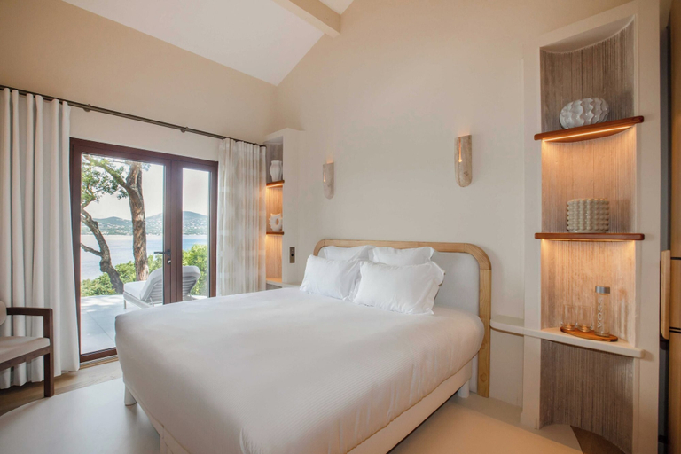 Room 3, Relaxing Room With AC in a Villa in Gassin, Var