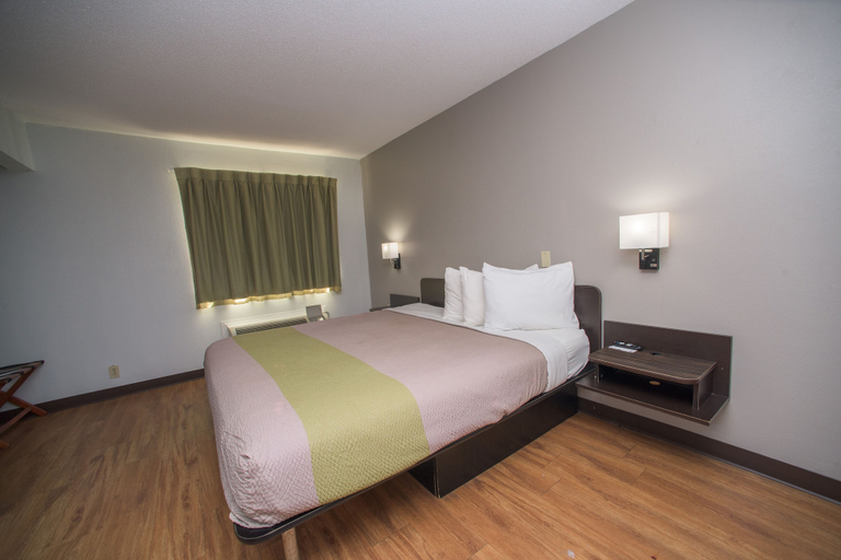 Bedroom 4, Motel 6 New Iberia, LA, Iberia