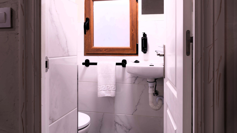 Bathroom 2, Apartamentos Carolina by gaiarooms, León