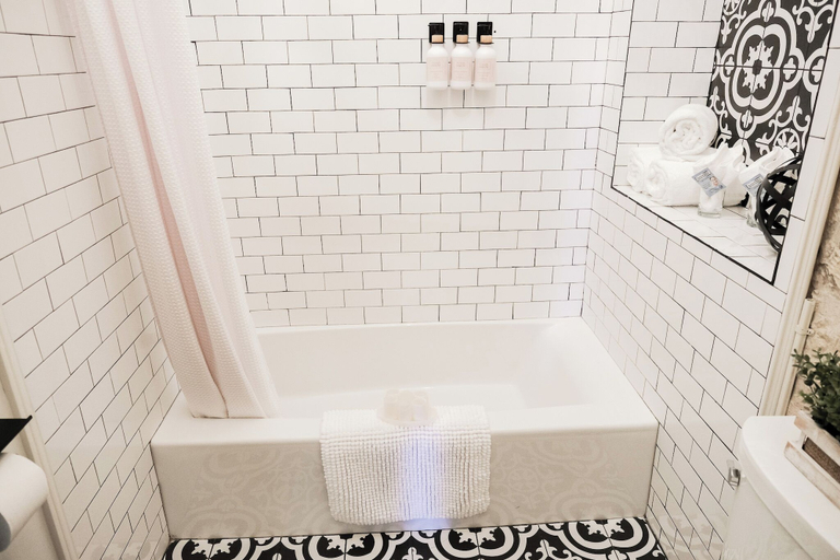 Bathroom 5, The Evers House, Gillespie