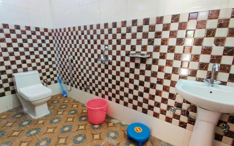 Bathroom 2, Shri Sher Palace by StayApart, Rudraprayag