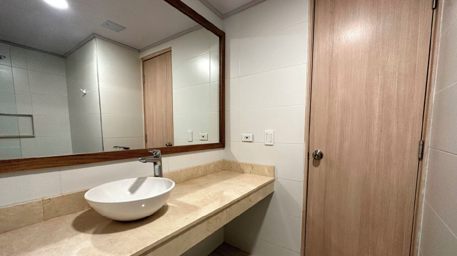 Bathroom 3, Hotel Caribbean by On vacation, San Andrés