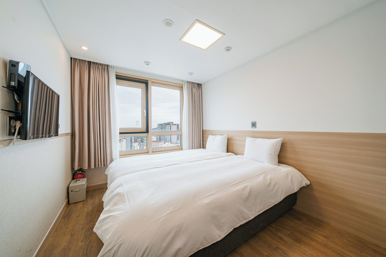 Bedroom 8