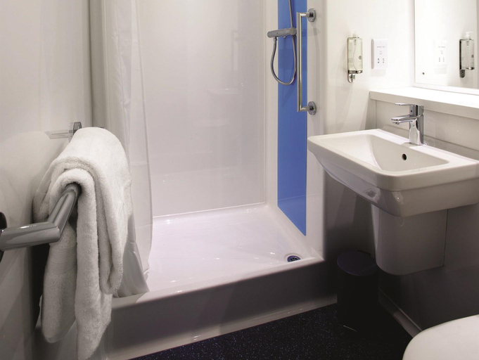 Bathroom 4, Travelodge Sheffield Central, Sheffield