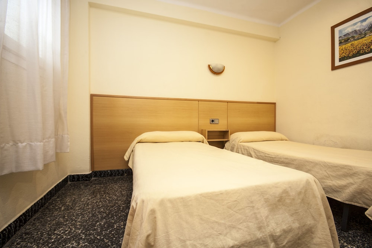Bedroom 2, Rentalmar Goya, Tarragona