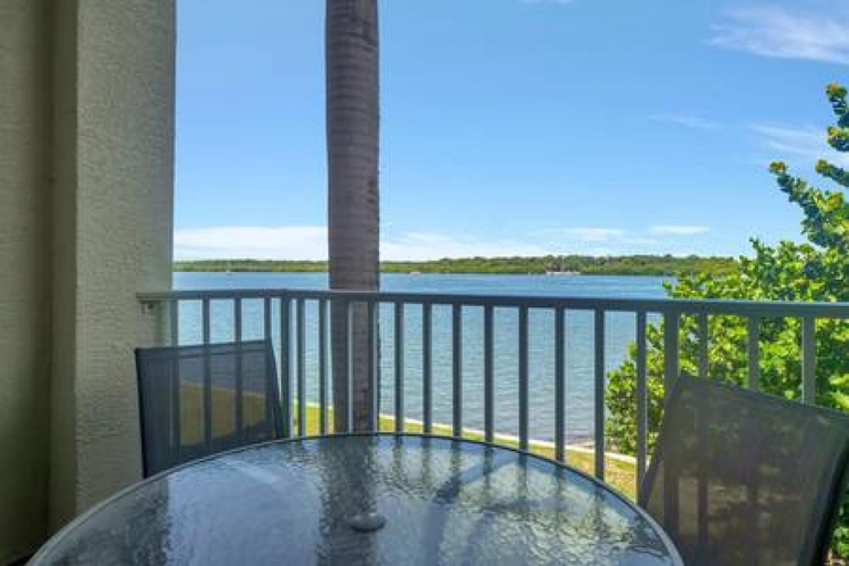 Room 4, The Bayview a Quaint 1 1 Balcony on the bay, Pinellas