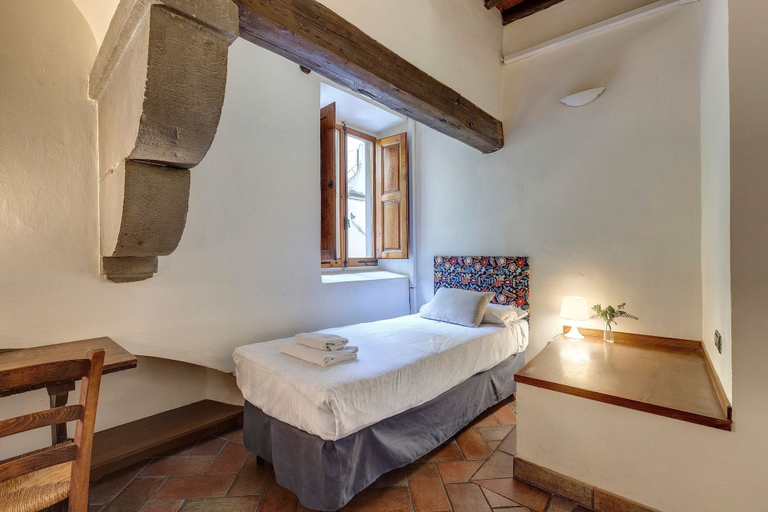 Room 2, Anguillara 7 A in Firenze, Florence