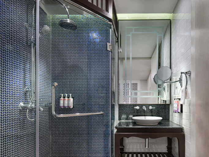 Bathroom 9