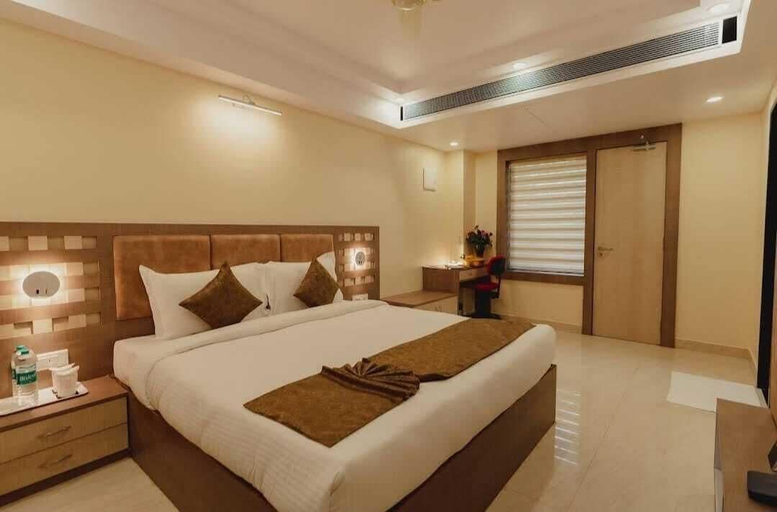 Others 3, BIGWIG HOTEL, Jabalpur
