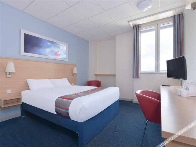 Bedroom 4, Travelodge Lincoln Thorpe on the Hill, Lincolnshire