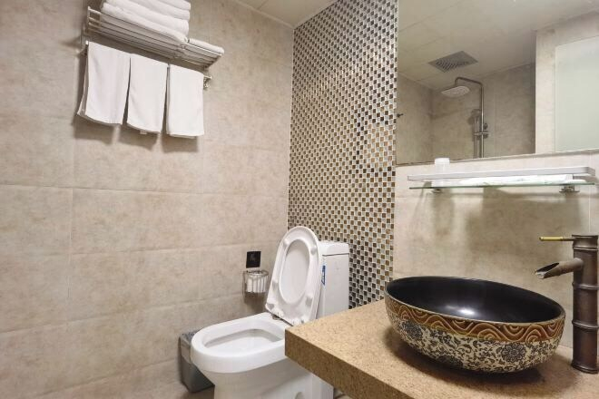 Bathroom 4, Jingjiang Hotel, Taizhou