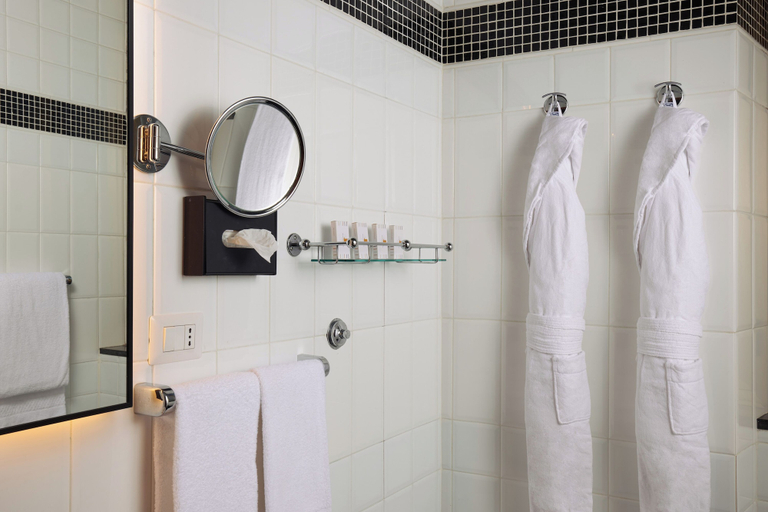 Bathroom 5, Mascagni Hotel, Roma