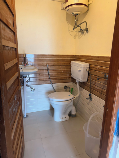 Bathroom 3, Aura by RA Manali - Mountain View, Kullu