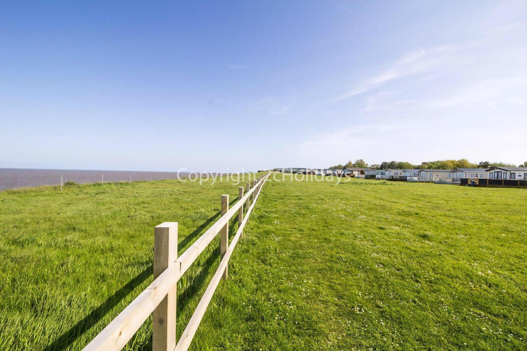 Others 5, Spacious 4 Berth Lodge With Wi-Fi Decking At Broadland Sands Ref 20055Sv, Suffolk