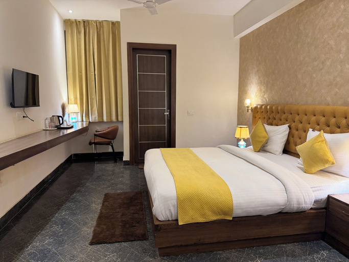 Bedroom 4, Hotel Shivaka Suites Delhi Airport, Delhi