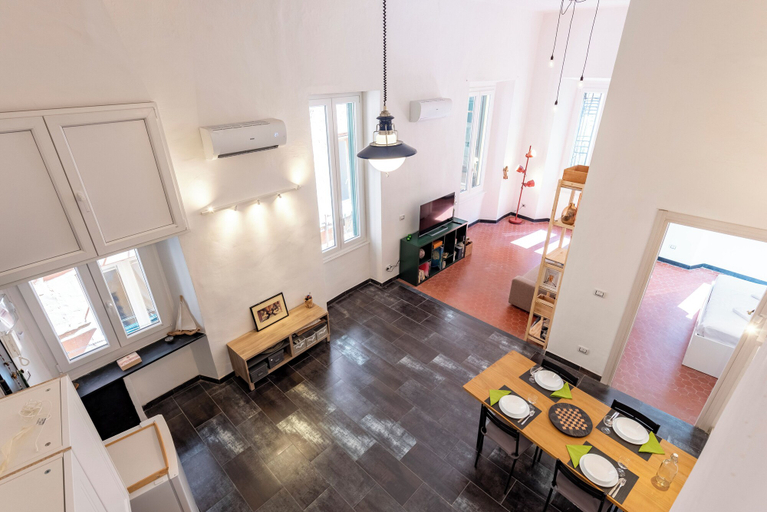 Others 4, Excellent 2-bed flat in Genoa's Old Town, Genova