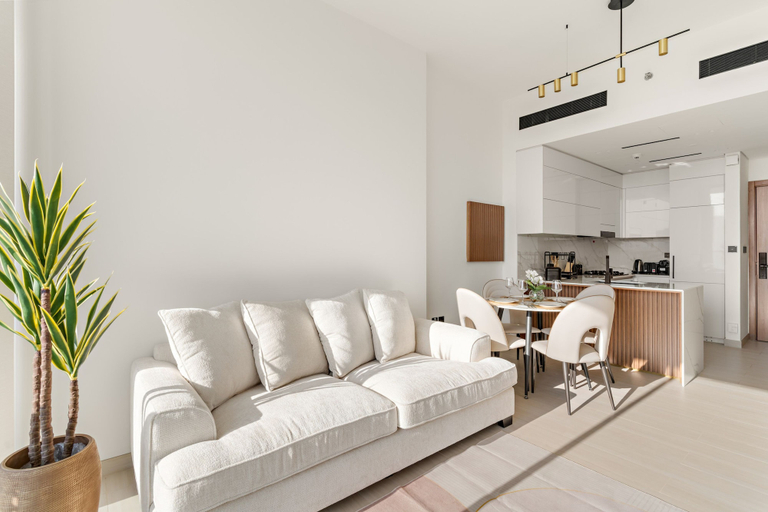 Room 3, Binghatti Onyx - 1413 1BD, Dubai