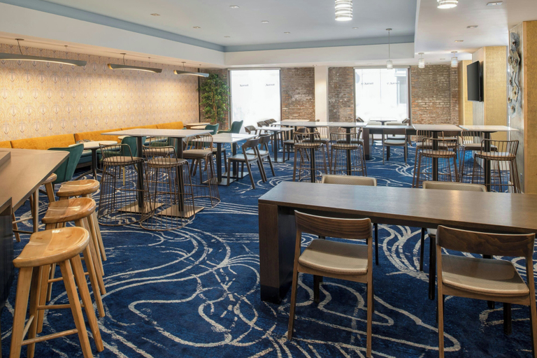 Food & Drinks 5, SpringHill Suites by Marriott New Orleans Warehouse Arts District, Orleans