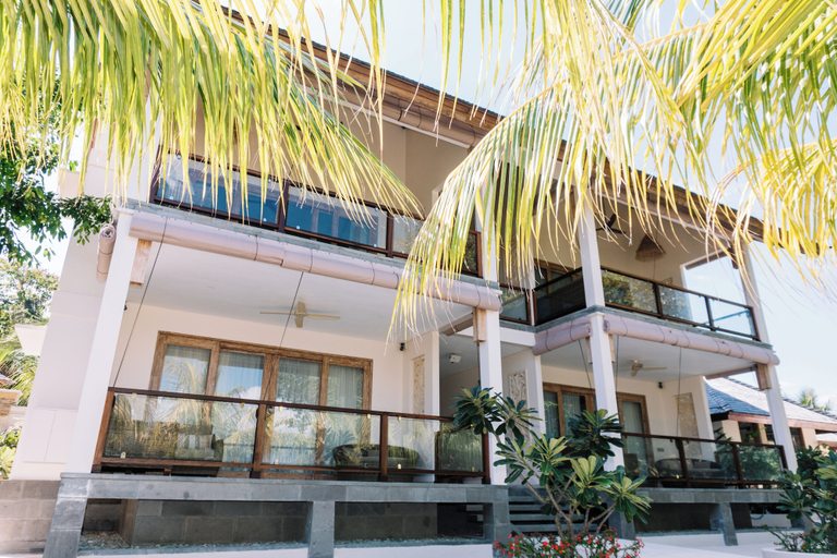 Exterior 5