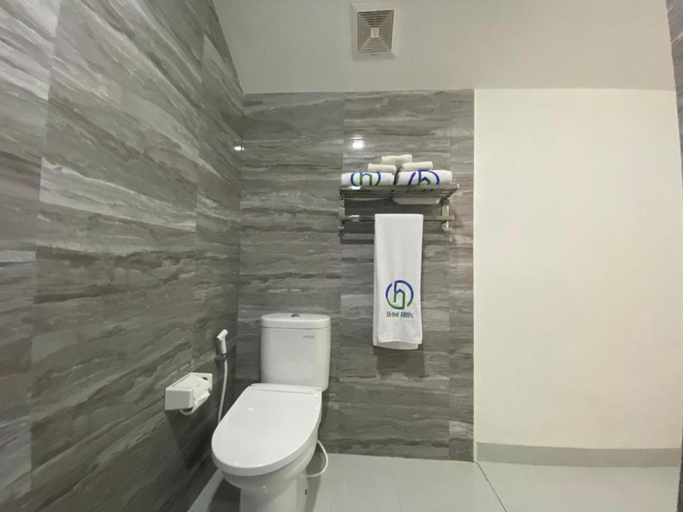 Bathroom 6