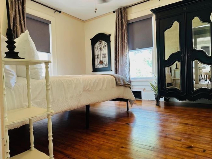 Bedroom 2, Bonaparte Castle, Rowan