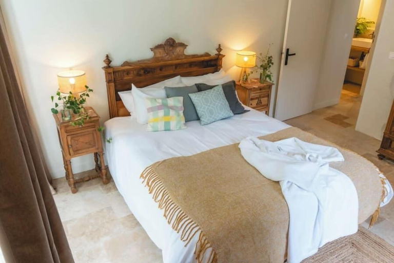 Bedroom 3, Les Terres Aoyama, Gard