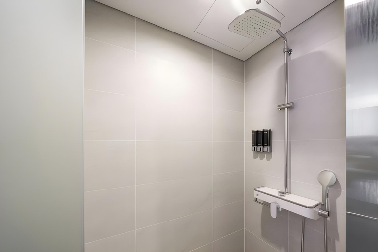 Bathroom 25