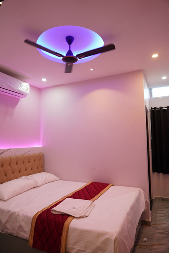 Others 5, Pavan Vela Grand, Dindigul