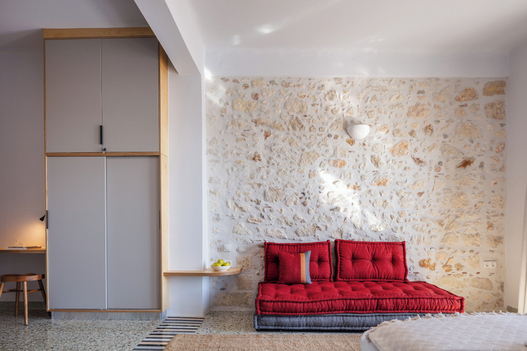 Others 2, 1 bedroom apt up to 3, Crete