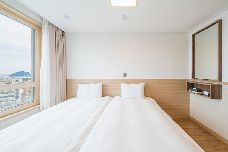 Bedroom 14