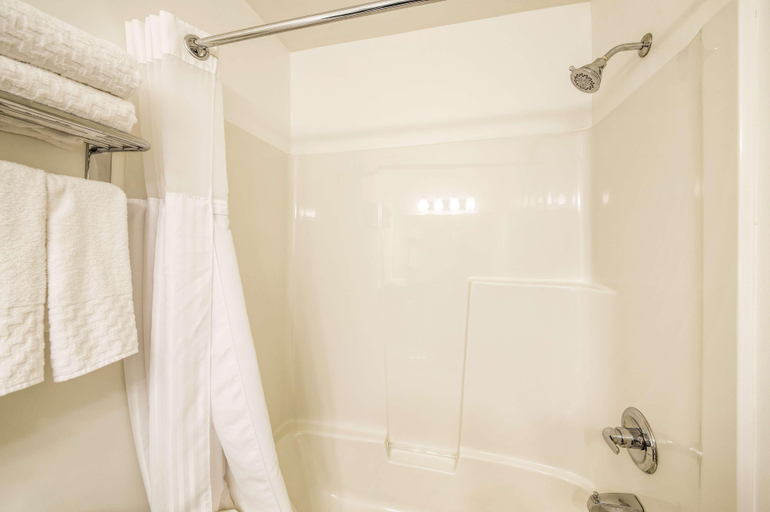 Bathroom 5, Kootenay Lakeview Resort , BW Signature Collection, Central Kootenay