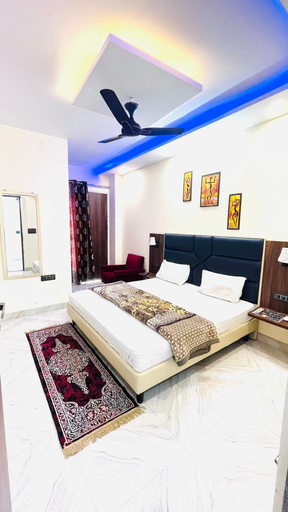 Others 4, Hotel Heaven, Rohtak