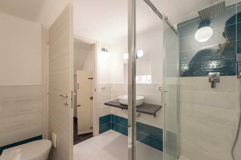 Others 2, Excellent 2-bed flat in Genoa's Old Town, Genova
